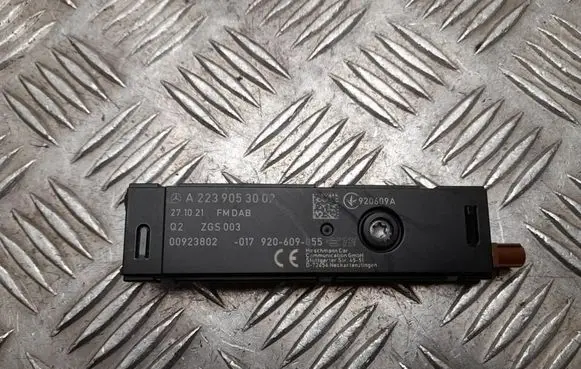 Mercedes-Benz C W206 Aerial antenna amplifier A2239053002