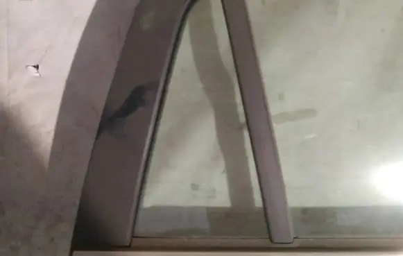 Opel Astra H Rear vent window glass as2