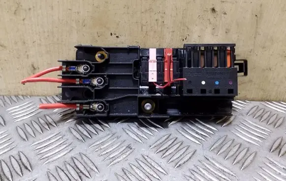 Mercedes-Benz ML W164 Fuse module 2115452601