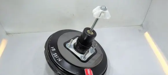 Audi A1 Brake booster 6R1614105E