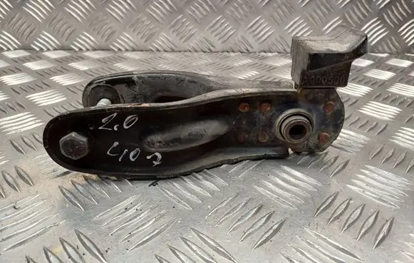 Peugeot 407 Engine mount bracket A000500