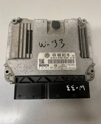 Volkswagen Touran I Engine control unit/module 03G906021MG 0281014043