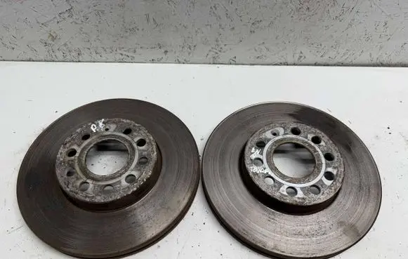 Volkswagen Touran II Front brake disc