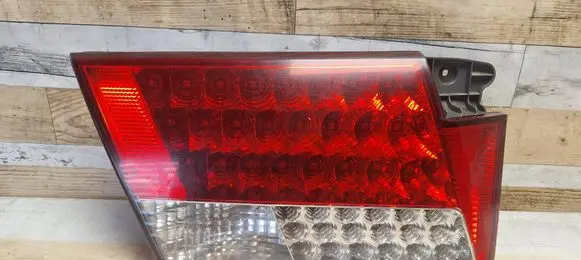 Tailgate rear/tail lights