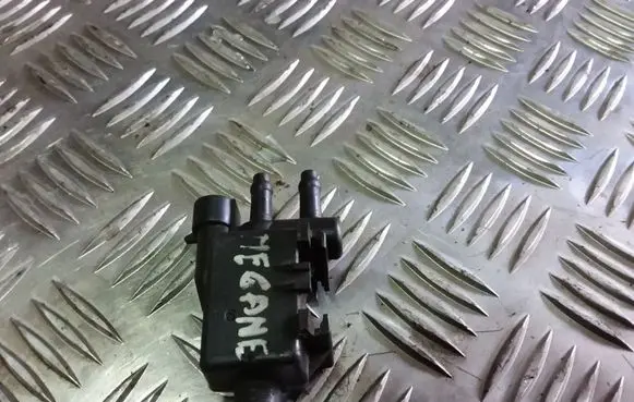 Renault Megane I Vacuum valve N1751