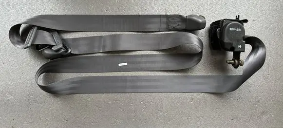 Rear seatbelt