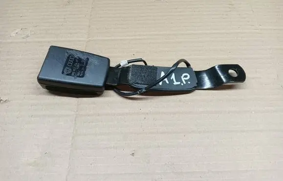 Audi A1 Front seatbelt buckle 8X0857756B
