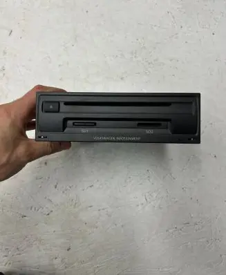 Volkswagen Golf VII Radio/CD/DVD/GPS head unit 3Q0035846