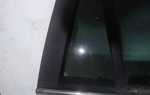 Opel Astra H Rear vent window glass as3