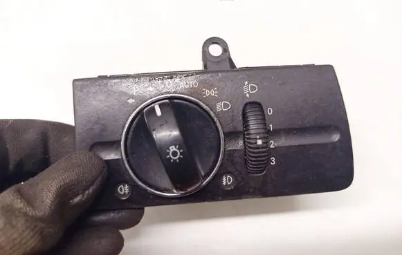 Mercedes-Benz E W211 Light switch 2115450304
