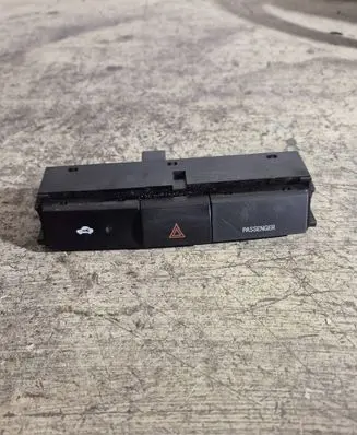 Toyota Corolla Verso E121 Hazard light switch 153965