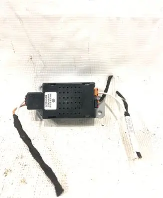 Volkswagen Golf VI Aerial antenna amplifier 5M0035570B