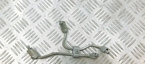 Toyota Avensis T250 Fuel line/pipe/hose 