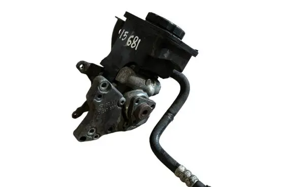 BMW X3 E83 Power steering pump 3405196 7692974 2247556