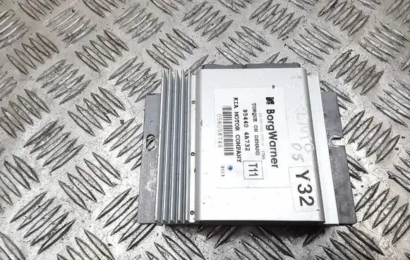 KIA Sorento Transfer box differential control unit 954404A732 4450000058D