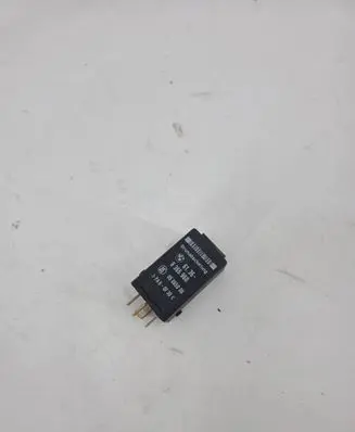 BMW 7 E38 Other relay 8365960 05065000