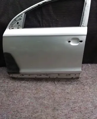Audi Q7 4L Front door