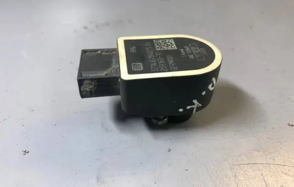 Headlight/headlamp level sensor