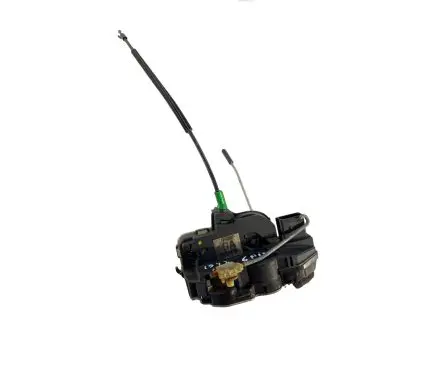 Opel Insignia A Front door lock 3023881