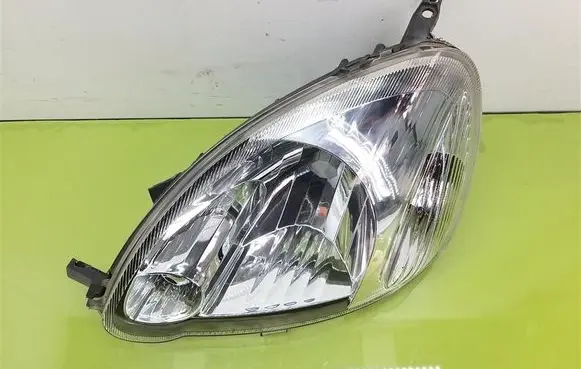 Toyota Yaris Headlight/headlamp 