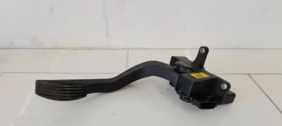 Iveco Daily 35 - 40.10 Accelerator throttle pedal 504061734 0281002632 585302216