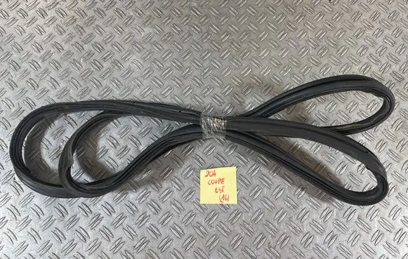 Mercedes-Benz C W204 Seal rubber (tailgate) 