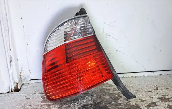 BMW 5 E39 Rear/tail lights 6902531 393390 2496339