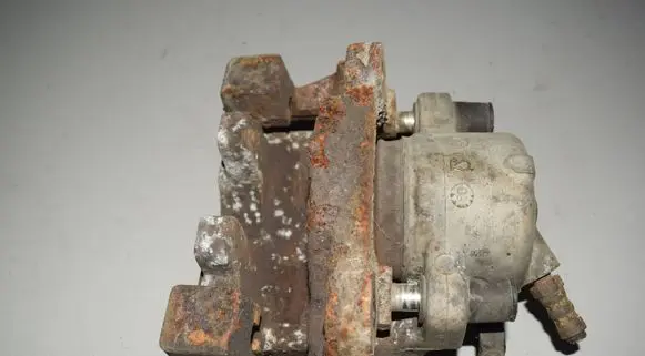 BMW 5 E39 Front brake caliper