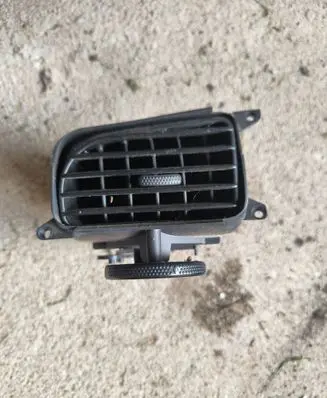 Subaru Legacy Dashboard side air vent grill/cover trim
