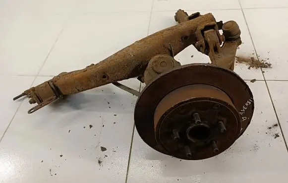 Toyota Avensis T250 Rear wheel hub N0code