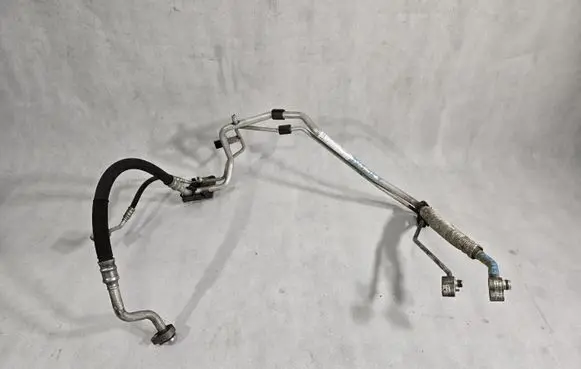 Volkswagen Tiguan Air conditioning (A/C) pipe/hose 5N0820743D