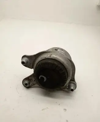 Mercedes-Benz C AMG W205 Engine mount bracket A2052407700