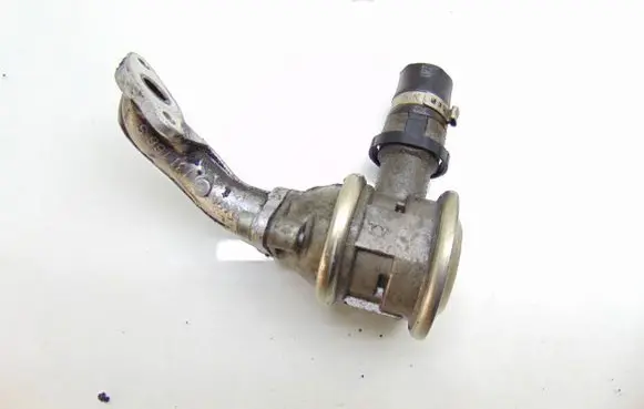 Audi A8 S8 D3 4E EGR valve 07C131166S