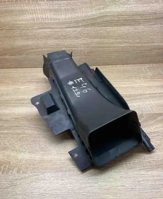 BMW 3 E46 Air intake duct part 8197928