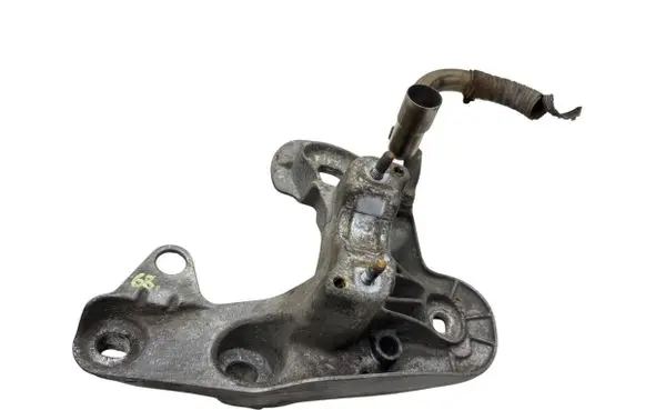 Engine mounting bracket