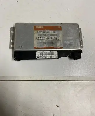 Audi A4 S4 B5 8D Engine control unit/module 4D0907379D 0265108005 03052595K4