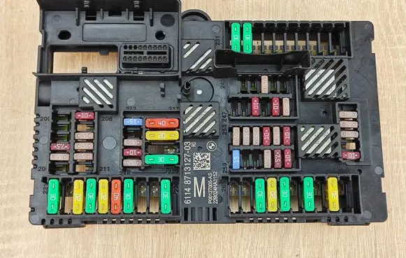 BMW 8 G16 Fuse module 8713127