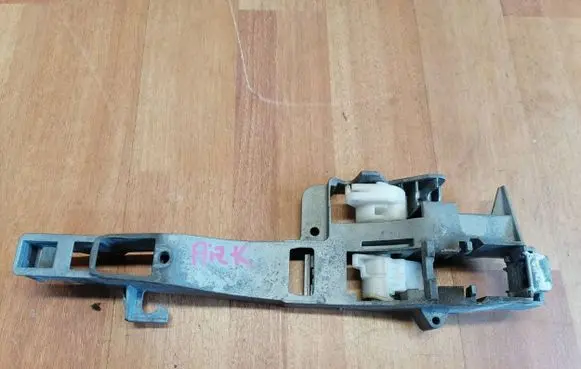 Peugeot 407 Rear door exterior handle/bracket 9653401680 9101FA 9109C0