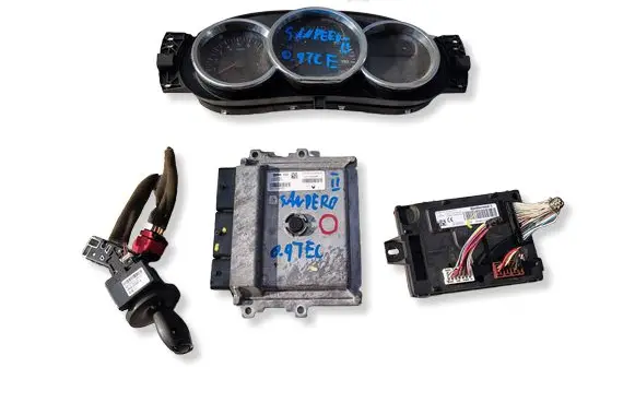 Dacia Sandero Engine control unit/module 237103008R