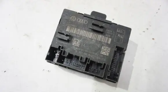 Audi A1 Door control unit/module 8X0959793D