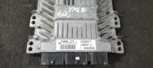 Renault Scenic II - Grand scenic II Engine control unit/module S122326113A 8200804775