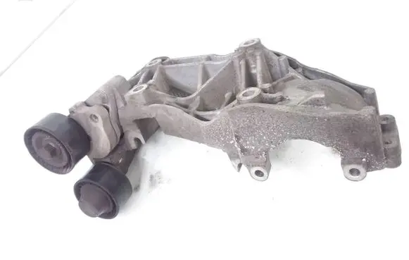 Nissan X-Trail T31 Generator/alternator bracket 8200527320 8200527320C 8200357406