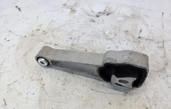 Engine mount bracket