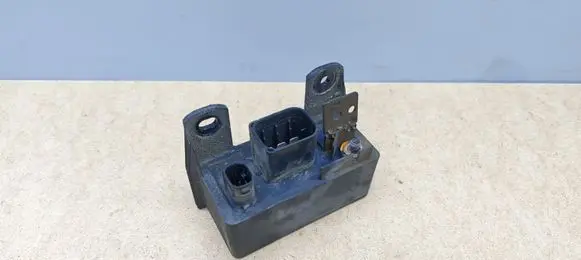 Mercedes-Benz CLK A209 C209 Glow plug pre-heat relay 