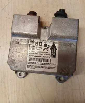 Opel Corsa D Airbag control unit/module 13262360 327963935 00040250180