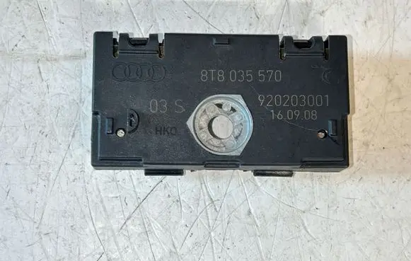 Audi A6 S6 C6 4F Aerial antenna amplifier 8T8035570