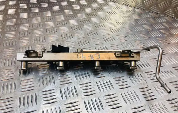 BMW 1 E81 E87 Fuel main line pipe
