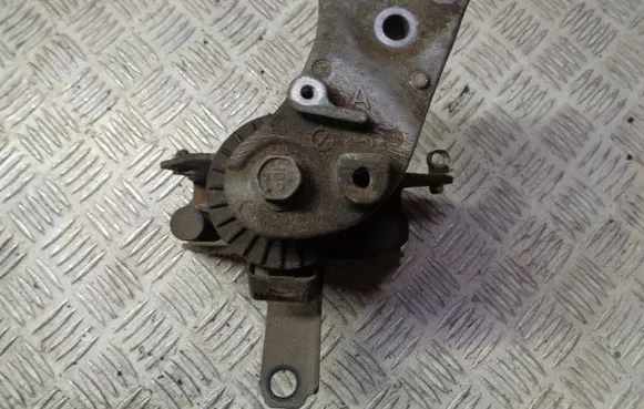 Mitsubishi Space Star Engine mount bracket 