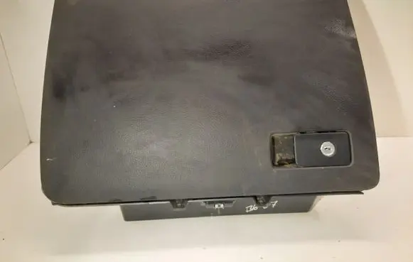 Volkswagen PASSAT B6 Glove box 3C1857114