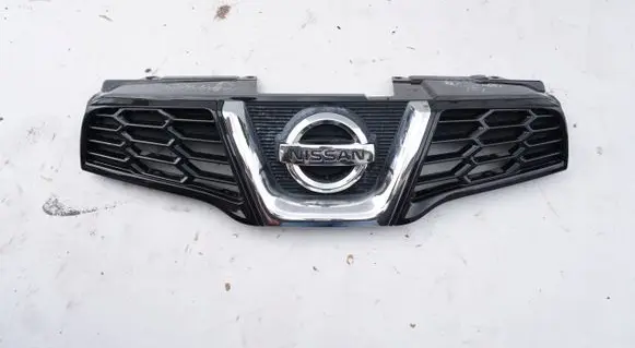Nissan Qashqai Front bumper upper radiator grill GRILLATRAPA